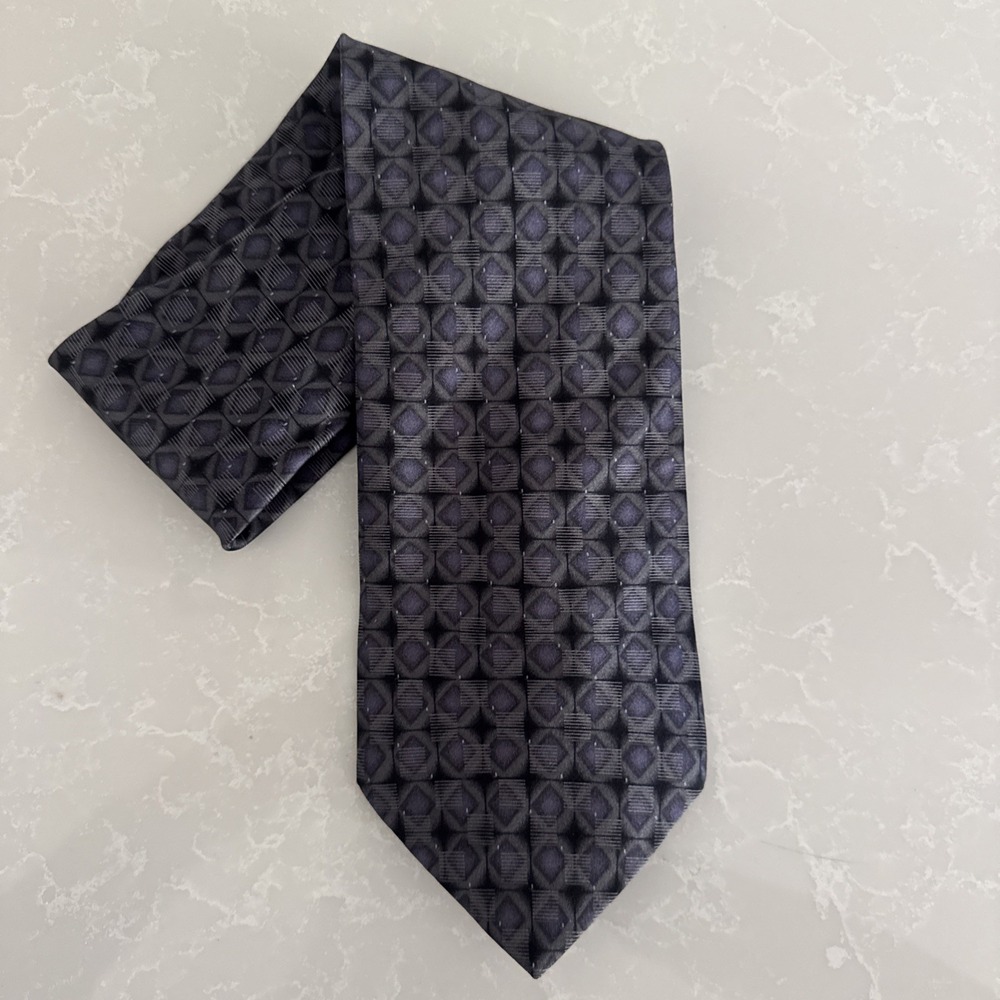 Bill Blass Mens Gray Silk Tie Charcoal Geometric Squares‎